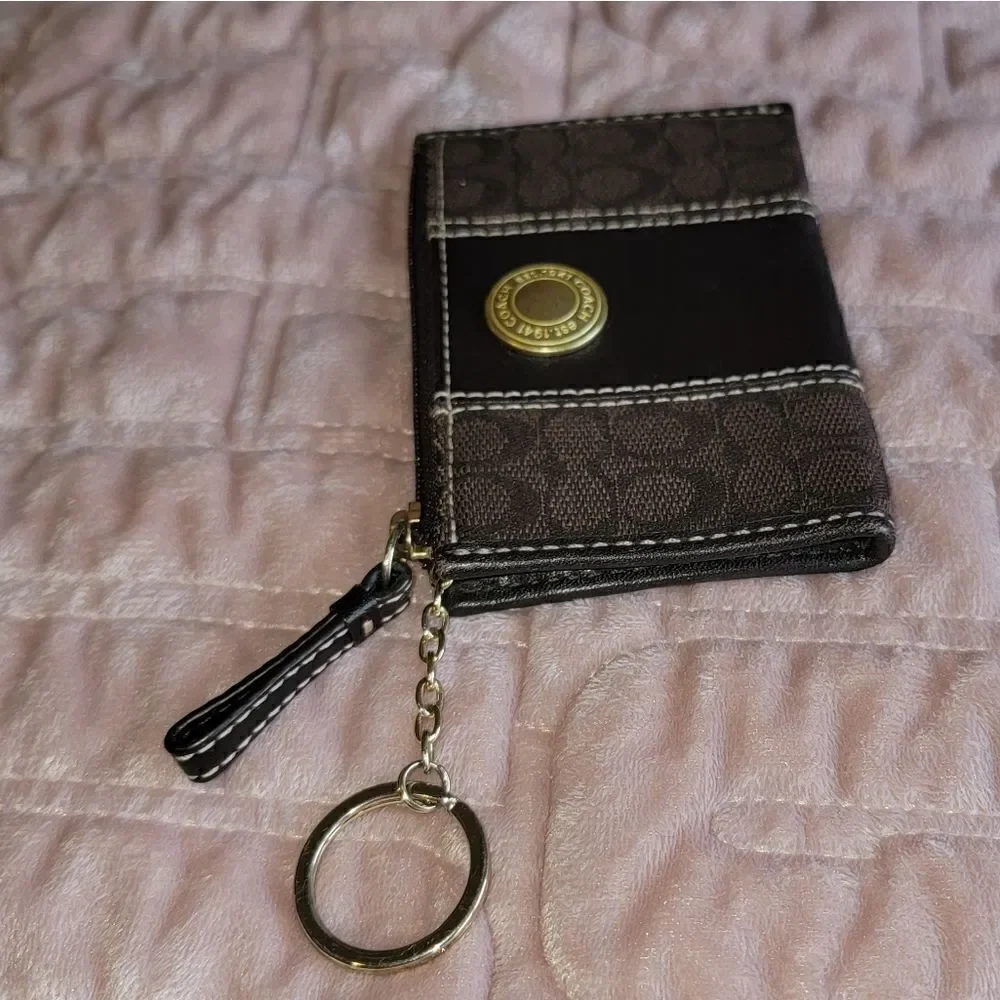 Coach Women’s Signature Brown Zipper Keychain Credit Card Wallet